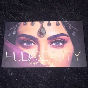 Huda Desert Dusk 🌵